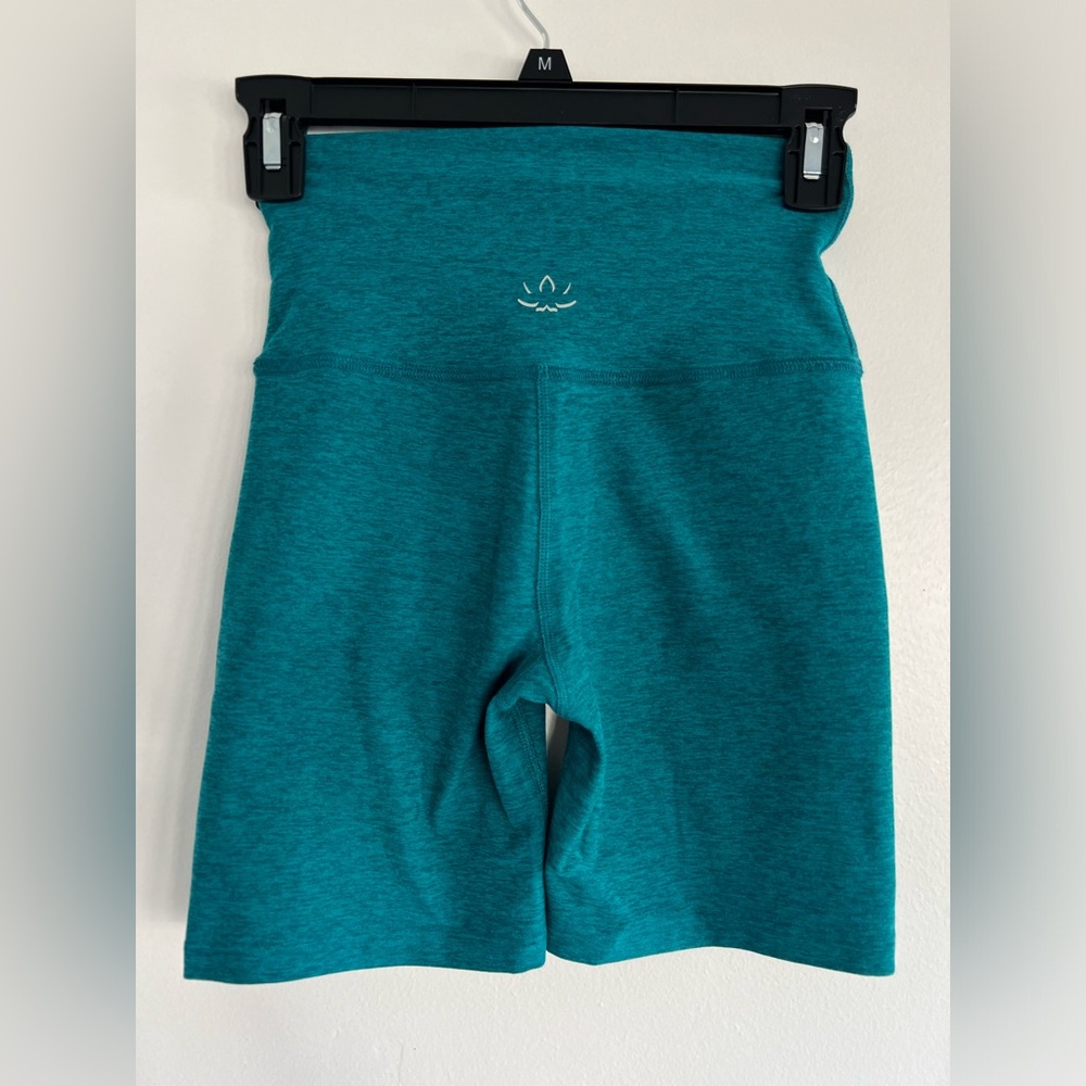 Beyond Yoga XS Space Dye Keep the Pace 5” Biker Shorts Teal Deep Aqua Heather